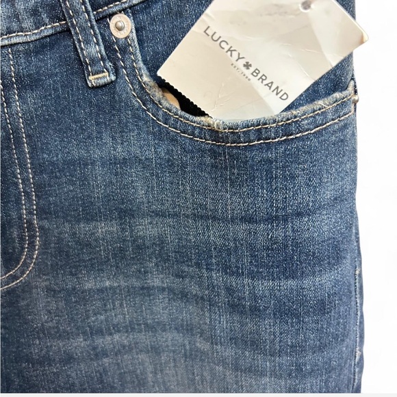 NWT Lucky Brand Women’s Mid Rise Sweet Straight Relaxed Fit Jeans, Size 4 - Picture 5 of 7